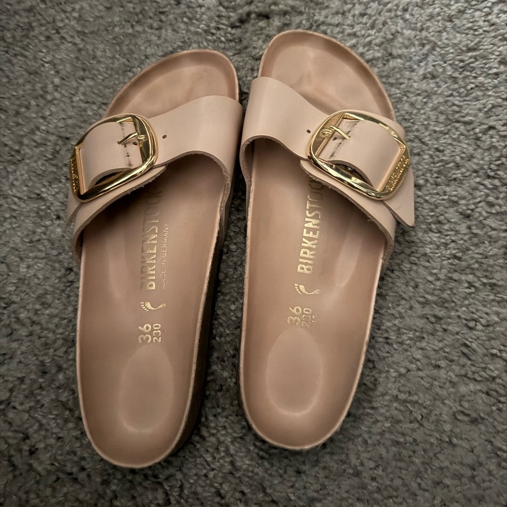 Birkenstock Women's light Pink Sandals